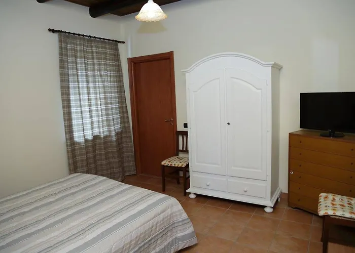 לינה וארוחת בוקר Vaiana 3*